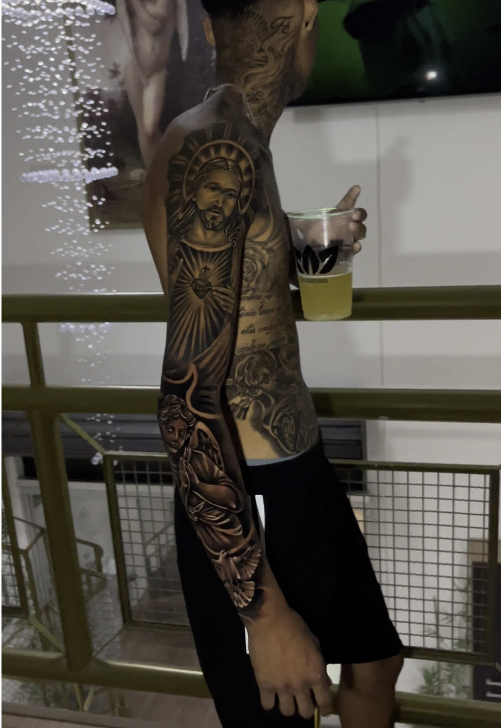 Orçamentos 31992779416  . . . . . . . . #tattoodicas #tattooideias #tattooanjinho #tattooanjo #tattoojesus #tattoojesuscristo #tattooreligiosa                  