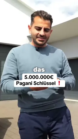 Hamid zeigt den Schlüssel vom Pagani Huayra BC Roadster 🤯 #hamidmossadegh #pagani #autohandel 