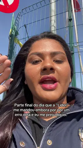 Gente, foi isso que gravei no dia do acontecido, isso aconteceu no sábado de manhã, hoje ainda eu irei gravar um vídeo explicando resumindo a situação e explicando melhor, porque no dia mesmo eu estava bem nervosa com a situação!!! 