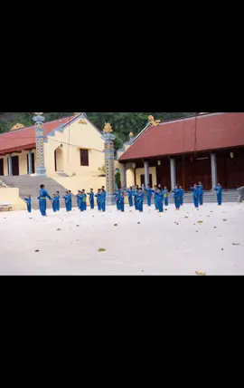 Lớp võ của tối