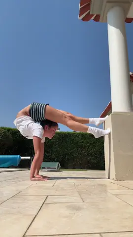 inspo from @liv 🌺#fyp #flexibilitychallenge #flexible #flexibility #handstandchallenge #GymTok #contortion 