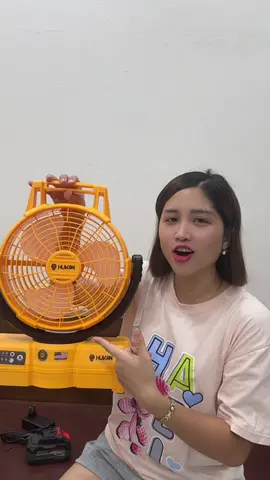 Quạt chạy pin hukan coa xoay túp năng có hẹn giờ #dienmayquyettrang #quạt #quạt gây tiếng thì phải làm sao #quạt #quạtmini #quạt hơi nc và quạt điều hoà #quạttíchđiện #dienmayquyettrang #dienlanh #dienlanhmiennam #noithat 