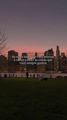 As vezes tudo que você precisa é voltar a fazer aquilo que te faz feliz. . #frasesmotivadoras #explorepage✨ #determinação #fyp #viral #viraltiktok 