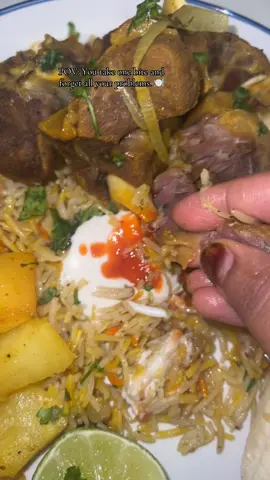 Prepare the Rice: 	1.	In a large pot, heat oil/ghee. Add sliced onions and cook until golden brown. 	2.	Add garlic, cumin or xawaash, and cook for a few minutes. 	3.	Add soaked rice, stir gently. 	4.	Pour in 4.5 to 5 cups of the goat broth (add water if needed). 	5.	Add salt (and bouillon if using). Taste the broth — it should be slightly salty. 	6.	Bring to a boil, then reduce heat to low, cover tightly, and simmer for 15–18 mins until rice is cooked and fluffy.         Ingredients for goats : about 1 kg) goat meat (bone-in preferred for flavor) 	•	1 onion (chopped) 	•	3 cloves garlic (minced) 	•	1 tsp grated ginger 	•	1 tsp ground cumin 	•	1 tsp coriander  	•	Salt & black pepper to taste 	•	2 tbsp oil 	•	2–3 cups water (for boiling).#creatorsearchinsights #treanding #somalitiktok #fyp#somalilandtiktok💚🤍❤ 