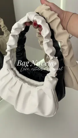 A bolsa NUVEM que todo mundo tá AMANDO! Compacta, estilosa e vai com QUALQUER look 💖 ⠀ • Compre agora aqui mesmo no TikTok Shop • Só R$79,90 • Envio rápido para todo o Brasil ⠀  Aproveita antes que acabe!  Clica no link do produto e garante a sua! #bolsanuvem #tiktokshopbrasil #tendenciademoda #bolsasestilosas #achadinhos #lookcompleto 