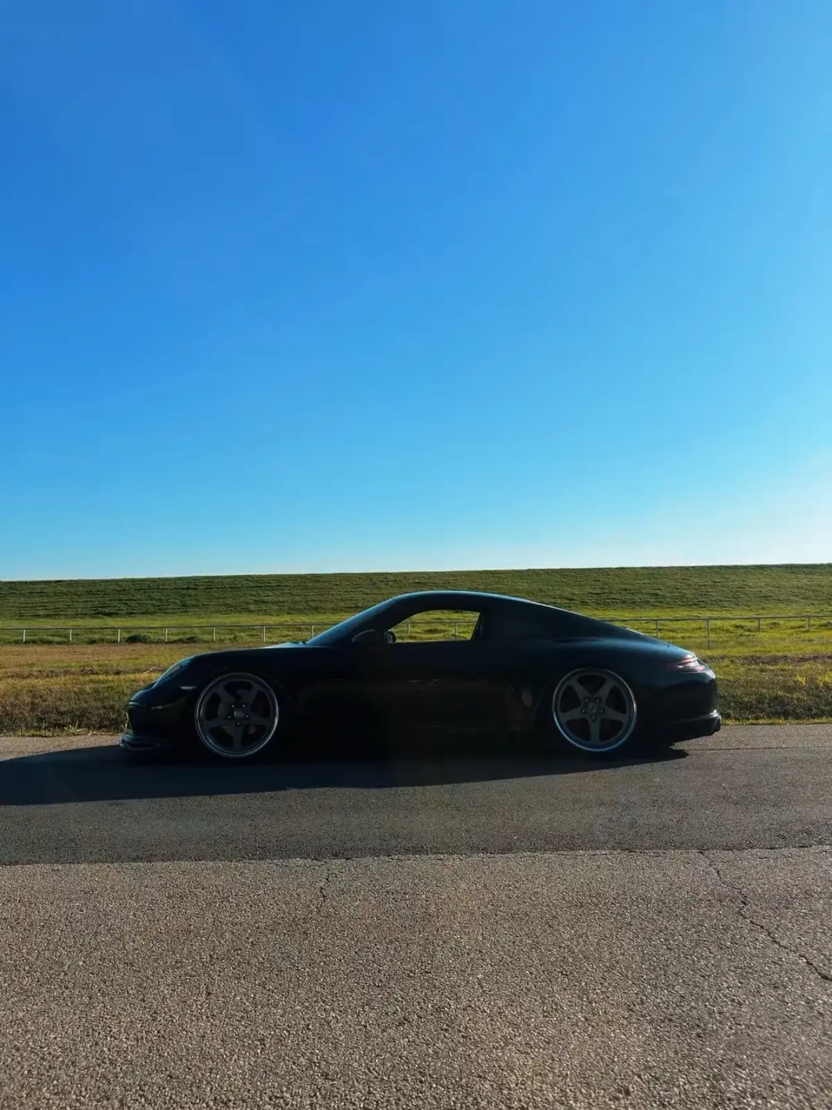 P car is the best car 🤝🏽 #911 #991 #porsche #bagged #fyp #porsche911  #stance #foryoupage #carstiktok #car #lowered #viral #aesthetic #explore #carsoftiktok #creatorsearchinsights 