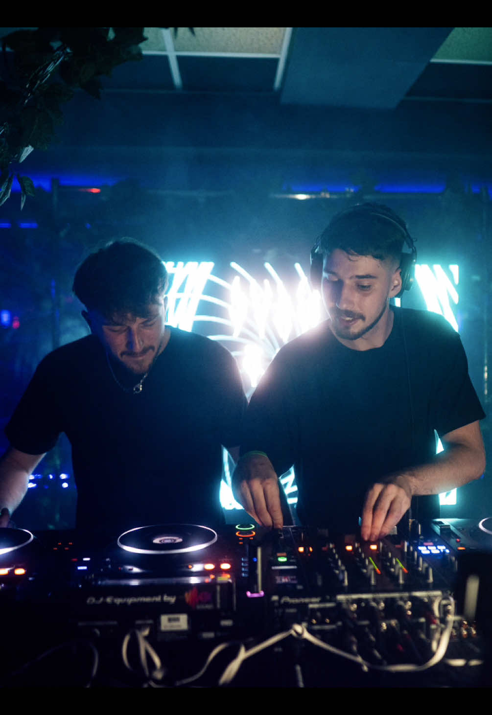 DOMZ b2b WAVE – Extase, 14. Juni 💥 Was für ein Abriss! Danke für die Energie auf dem Floor 🖤 Wir zählen schon die Tage bis zur Extase XXL am 13. September 🔥 Bis Bald 🫶🏼 #techno #rave #tristarc #raver #hardtechno #trance #event   