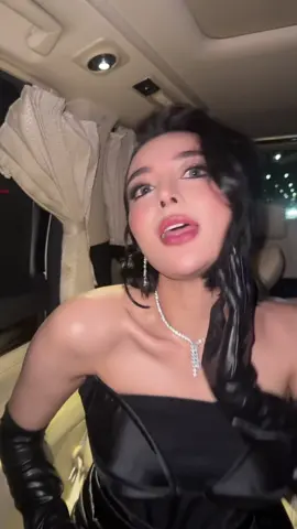Sarung tangan bolong 🤣