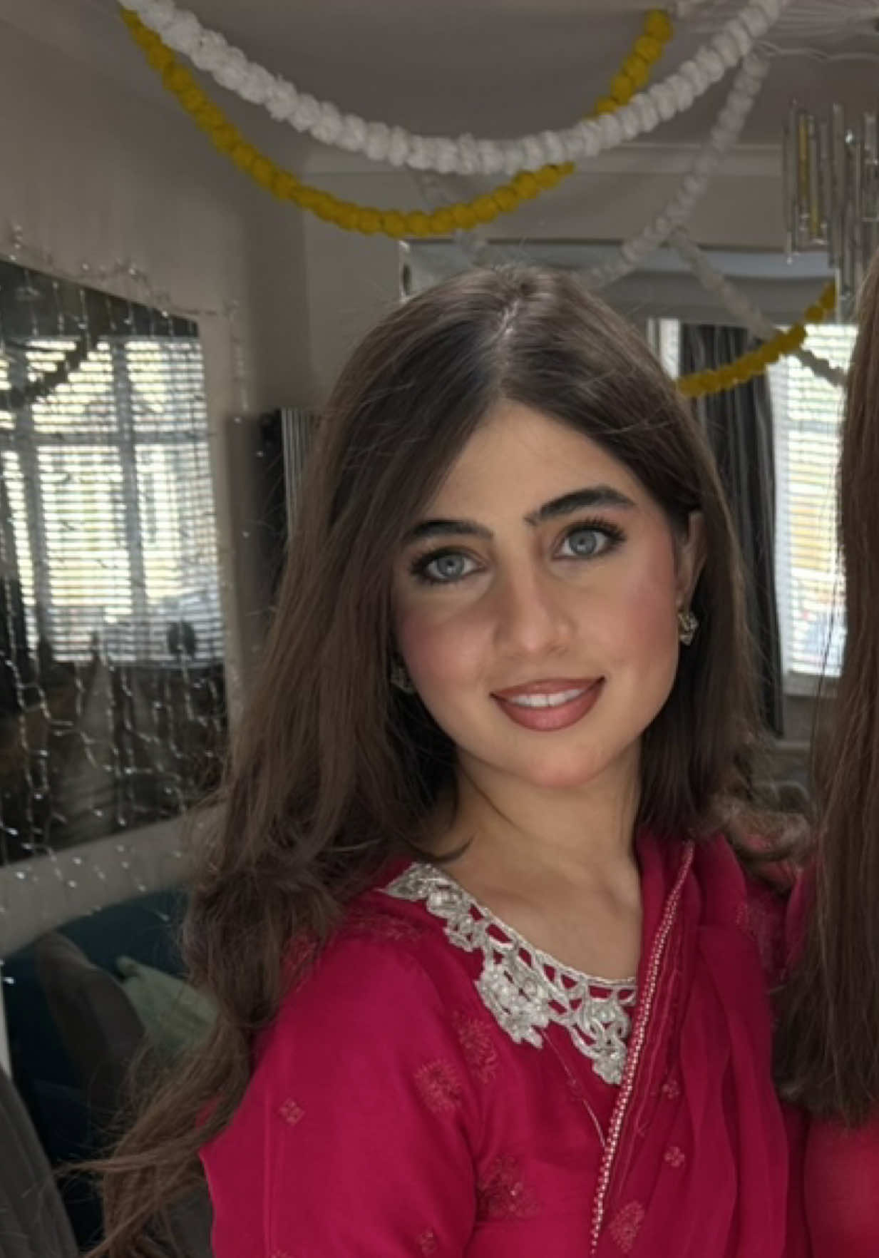 My mum can’t help talking in between 😂 @Sephora UK @Huda Beauty @ILIA Beauty @@MaybellineUK @Morphe Cosmetics @Hourglass Cosmetics @makeupbymario @ONE SIZE BEAUTY @Diorbeauty @maccosmetics @Gucci @TORY BURCH  #grwm #makeup #beautyinfluencer #beauty #dholki 