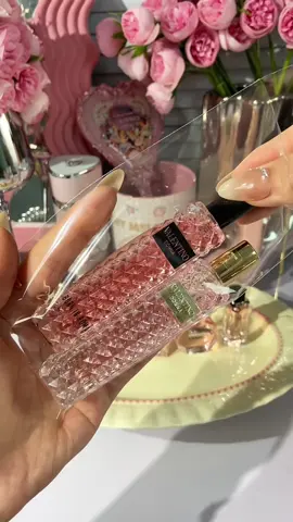 Packing #perfumes #perfumecollection #parfum #perfumetiktok #parfumviral #fyp 