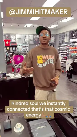 @JIMIIHITMAKER #Hibbetts @Hibbett Sports #fyp #studsoftiktok🌈 #femsoftiktok🌈 #sneakerhead 