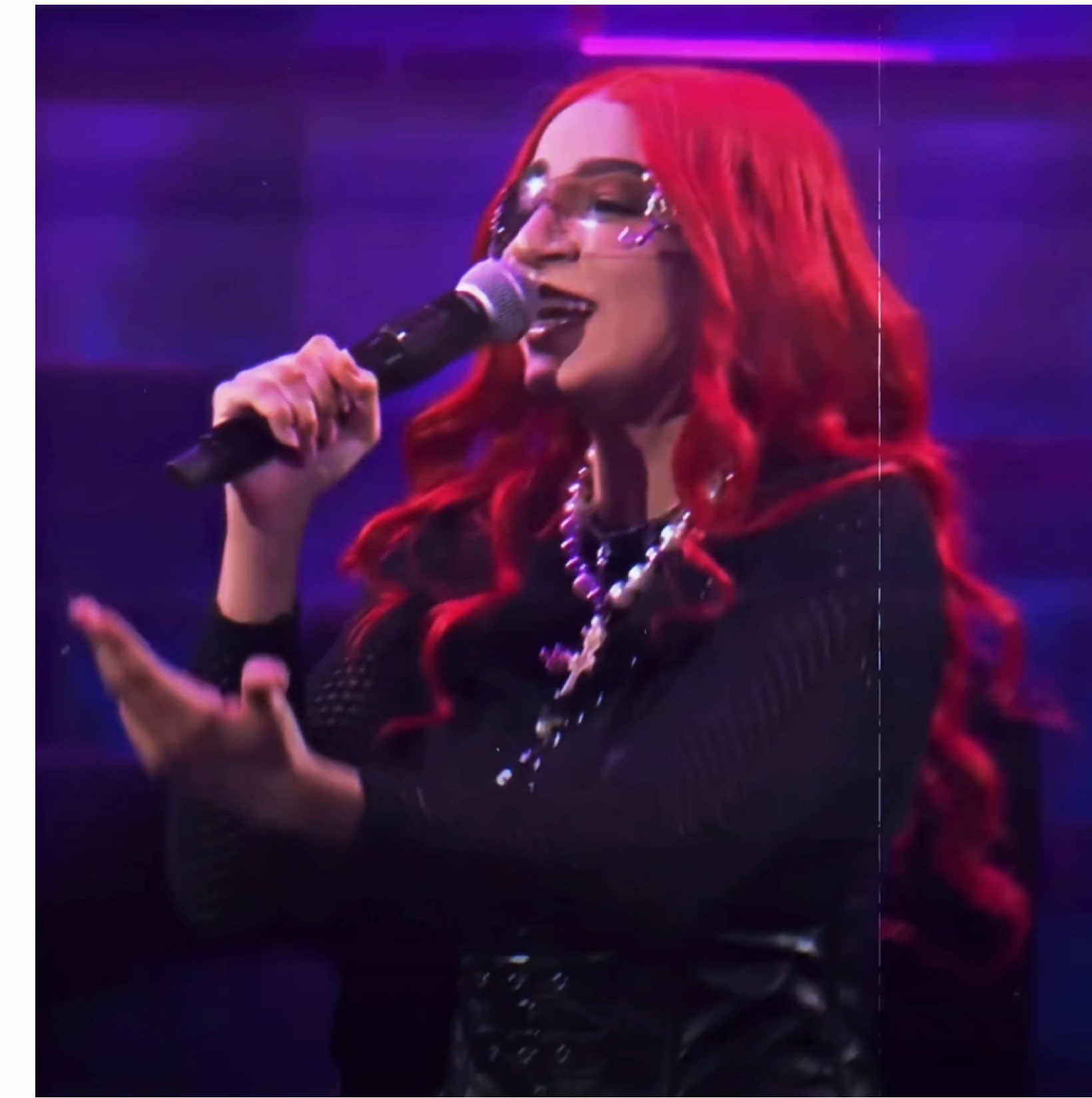 De La Rose, tienes que sacar más canciones como Call Center 😭😭 #delarose #delarosepr #dela #fyp #parati #Viral #veladadelaño5 @De La Rose 