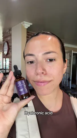 My skin is currently congested from hot Pilates 😪 #dryskincare #morningskincare #postpartumskincare @haruharu wonder @terez & honor 