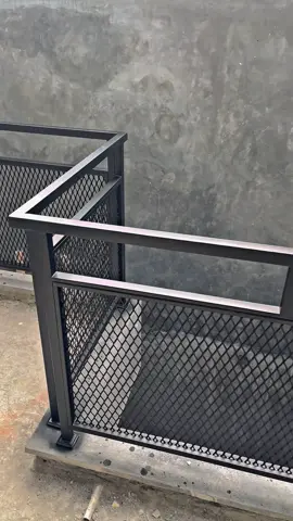 Railling balkon Minimalis Hubungi kami untuk info dan pemesanan di bio ✅  #raillingbalkon #pagar #pagarminimalis #pagarminimalismodern #minimalis #rumahminimalis #bengkellaslampung #rumah #kanopi #konstruksi #CapCut 