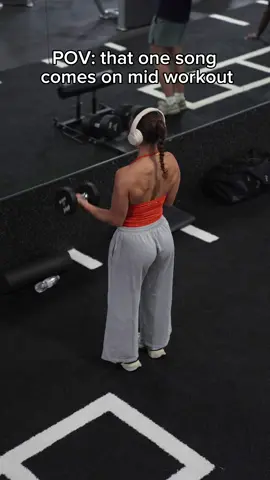 the set will have to wait 💃🏽 #bachata #bachatadance #republicadominica #GymTok #gymhumor @DFYNE 