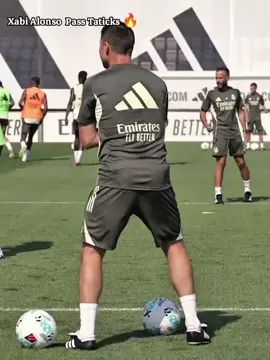 Xabi Alonso Pass Taticks 🔥💪#madridistas🤍🔥😍 #realmadridfc🤍👑🦁 #halamadrid🤍👑 
