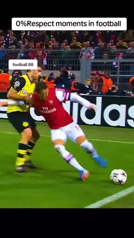 0%Respect moments in football  #كرة_القدم_عشق_لا_ينتهي👑💙 #footballplayer #footballrespect #footballtiktok #footballtogether @Football Football.19 