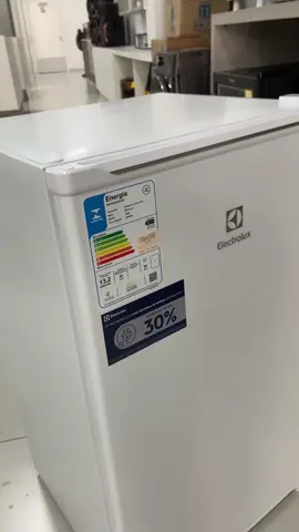 Que tal presentear seu pai com esse lindo Frigobar Electrolux 90L😉🫶🏼😍