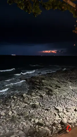 #xuhuong#oasis#vungtau#buon#bien 𝘾𝙤́ 𝙣𝙝𝙪̛̃𝙣𝙜 𝙫𝙚̂́𝙩 𝙭𝙪̛𝙤̛́𝙘 𝙩𝙧𝙤𝙣𝙜 𝙩𝙞𝙢 𝙩𝙝𝙖̣̂𝙩 𝙣𝙝𝙞𝙚̂̀𝙪❤️‍🩹🫂