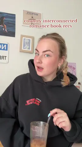 Come and get these book recs #countryromance #cowboys #smalltownromance #bookrecs #smalltownromancebook #interconnectedstandalones #jacksonholewyoming #montana 