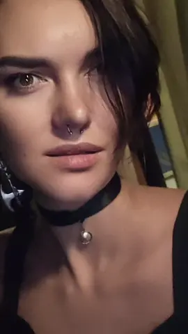 Blind reflection… #maniashows #adhd #маняпокажет #maryyankel #marikyankel #cover 