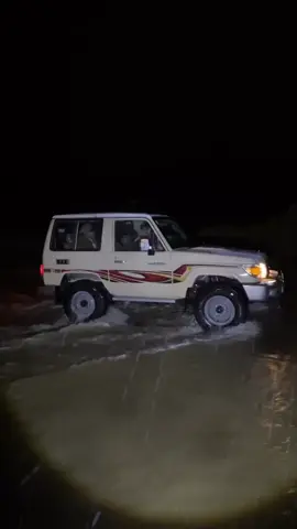 كبسولهه سواقها الفذ الشهم😇🤙🏻. #تيك #ترند #اكسبلور #السعودية #ارشيف #تنومة #الجنوب #تيكتوك #الشهري #ربع #مقفص #تويوتا #شاص #بيج #بني_شهر #رجال_الحجر #فلتر #ربع_2014 