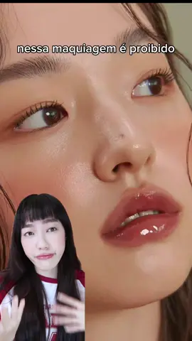 Peach Makeup Blush: @SHEGLAM @Peripera   Paleta: @Flower Knows Makeup  Glitter: @etudeofficial  Iluminador: @Océane Brasil  Rímel: Dalla Sardas: @UNNY CLUB JP  Tint: @롬앤 romand  . . . #Makeup #makeuptutorial #maquiagem #peachmakeup #grwm #girlythings #girlsgirl #itgirl #asianbeauty #asiangirl #kbeauty #dicasdebeleza #dicasdemaquiagem #beauty #kpopfyp 