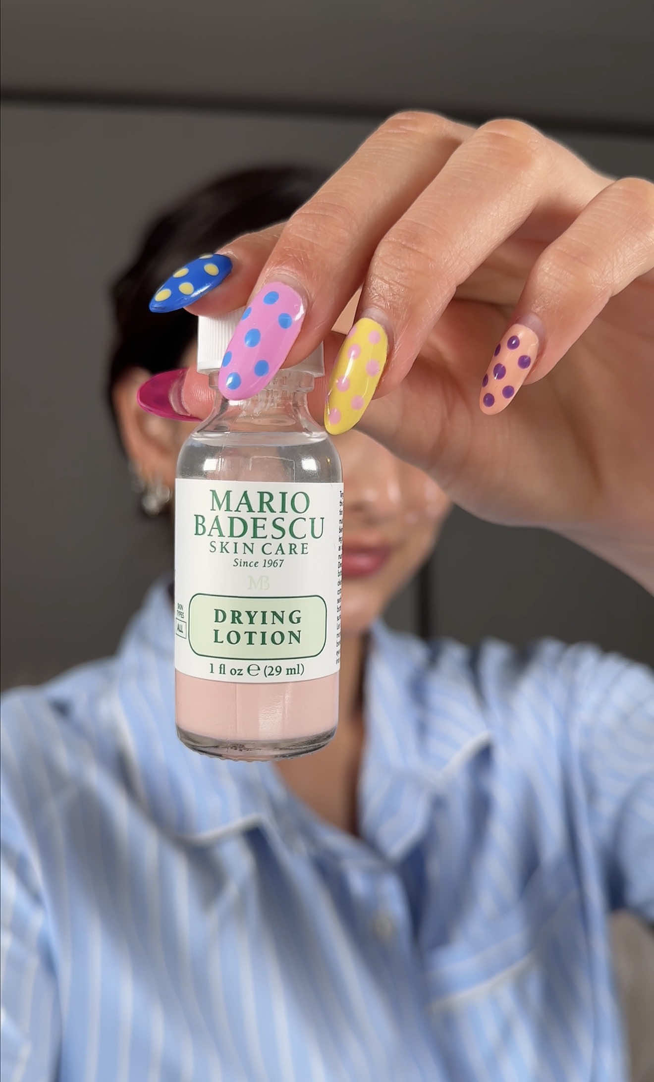 Si tienes granitos que quieras desaparecer rápido, este tratamiento puntual te servirá mucho! ✨ @Mario Badescu  #mariobadescu#skincareschool#dryinglotion#spottreatment#acne#granitos#acneskin#acneproducts#skincare#beauty 