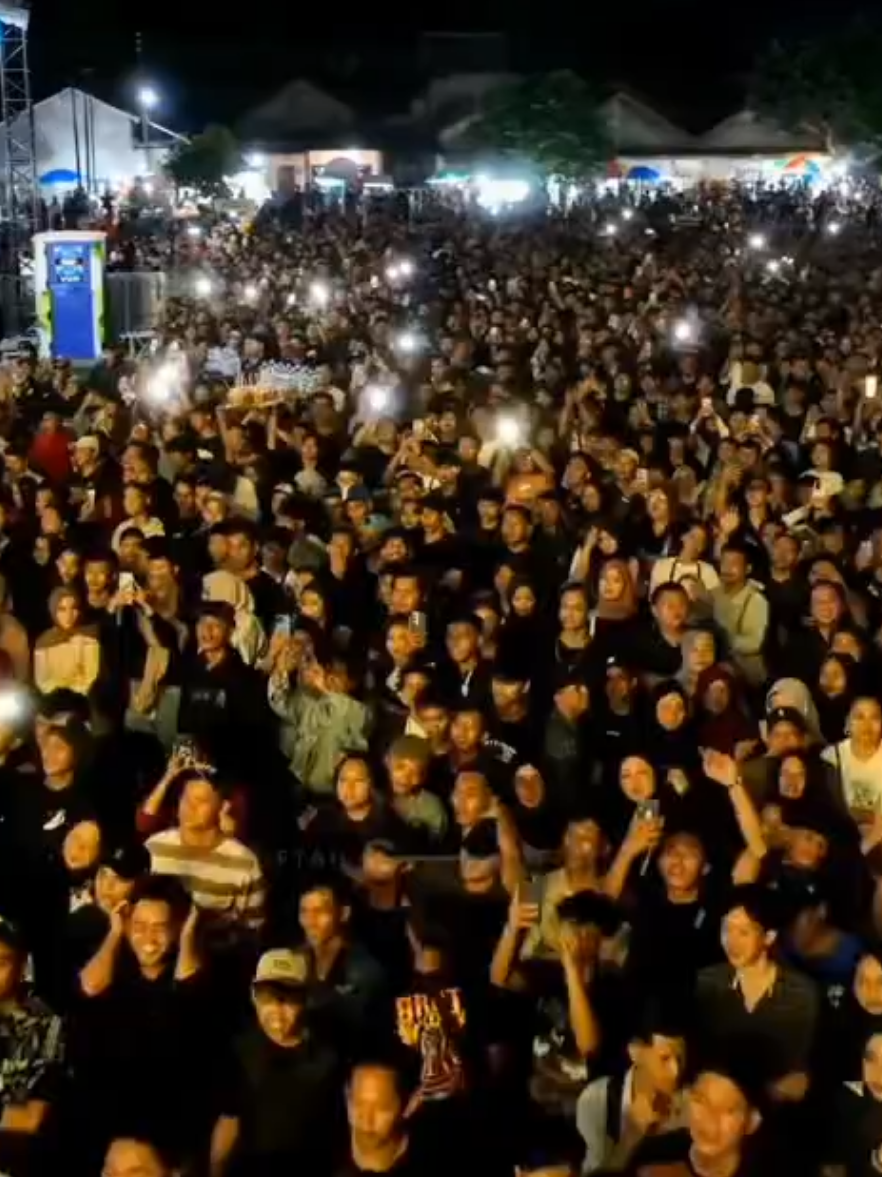 kartonyono medot janji 301jt  View😎🔥🔥 matursuwun 05-08-2025@Ponpes Ora Aji  @DENNY CAKNAN  @DC. PRODUCTION @Gus Miftah  #konserdennycaknan #dennycaknan #gusmiftah #ponpesoraaji #dcgariskeras #dcproduction #dcmusic #kartonyonomedotjanji 