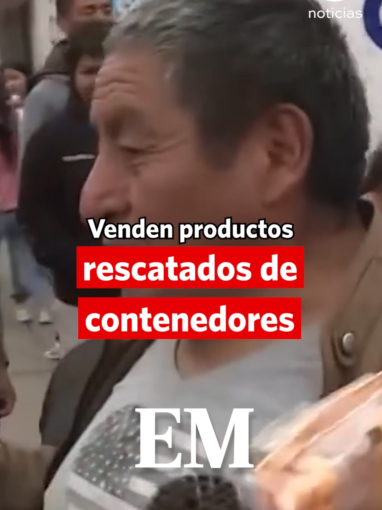 En Ancón, vecinos y comerciantes venden productos recuperados de contenedores caídos al mar. Hay alta demanda y precios bajos, pero las playas siguen afectadas por residuos que requieren atención urgente. #EdiciónMediodía