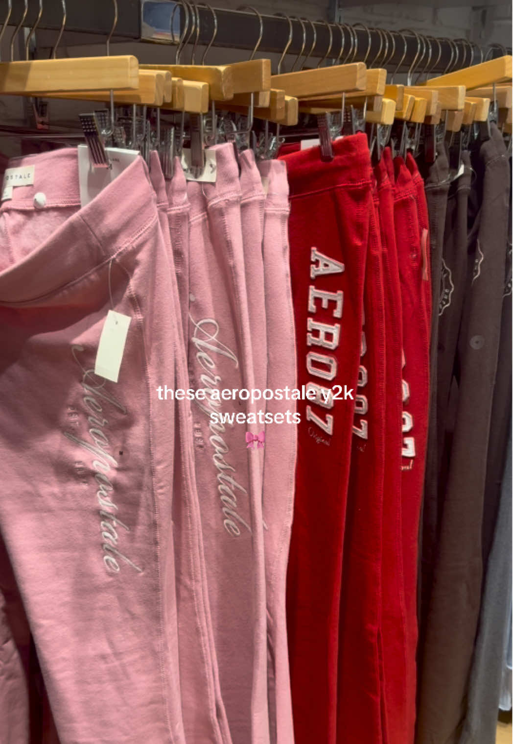 they're low waisted too omg #aeropostale #y2k #sweatset #sweatpants #hoodie #fallfashion #OOTD #vintage @Aeropostale 