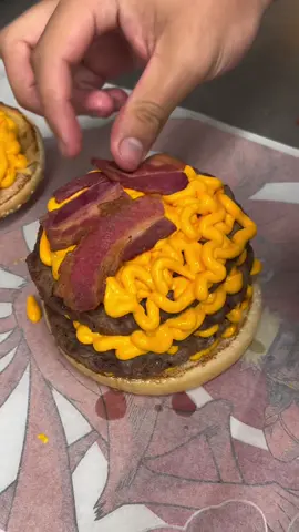 O Maior sanduíche de cheddar do @Burger King BR #burgerking #bk #cheddar #bacon #whopper #mega #viral 