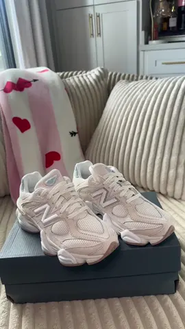 Im obsessed with this color 🤍🤎 #newbalance #newbalance9060 #LIVEIncentiveProgram #LIVEStory #neutralaesthetic #GenuineInteractionMatters #PaidPartnership @New Balance 