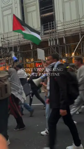 the world stands with palestine 🍉✊🏼 #humanity #fyp #freepalestine #fromtheriverstothesea #🍉 #freepalestine🇵🇸❤️ #palestineفلسطين 