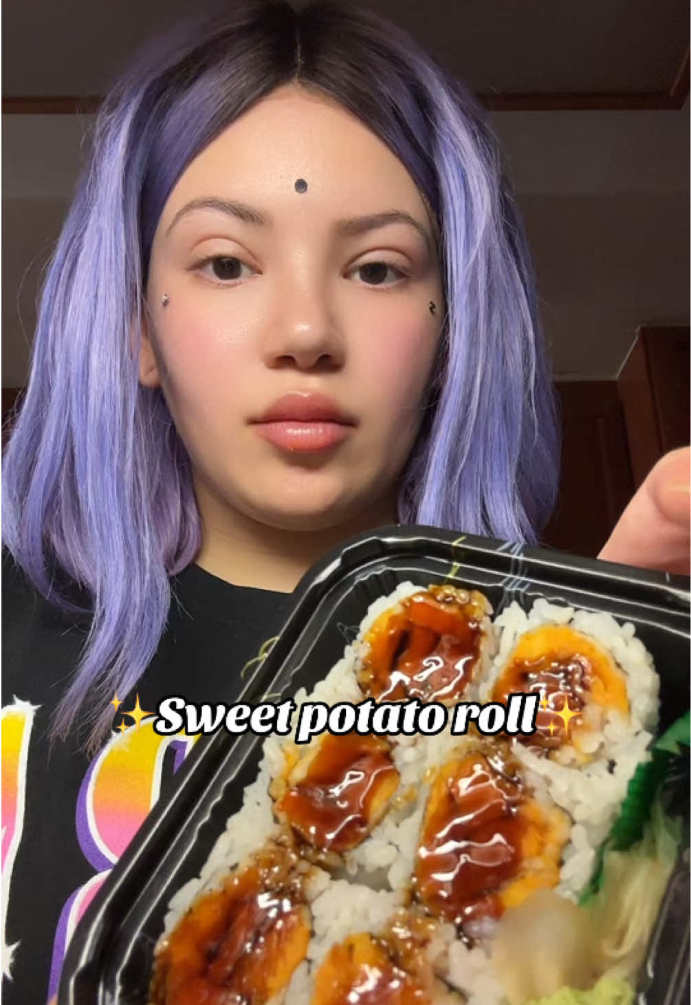 One of my fav rolls  #sushi #sweetpotato #sushiroll #mukbang #mukbangeatingshow #eatwithme #foodies 