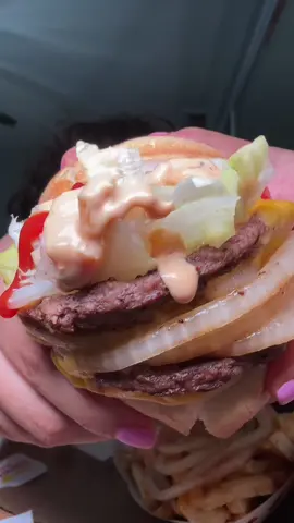 IN N OUT MUKBANG!!! aka my #1 fav fast food 🤤 ty amaris, she the one that introduced me to Sriracha with in n out. 😼 #shemmibang #fypシ #foryoupage #fyp #viral #innout #burger #fries #mukbang #bonappetit #eatwithme #curls #amsr #trending #eatingshow #creatorsearchinsights 