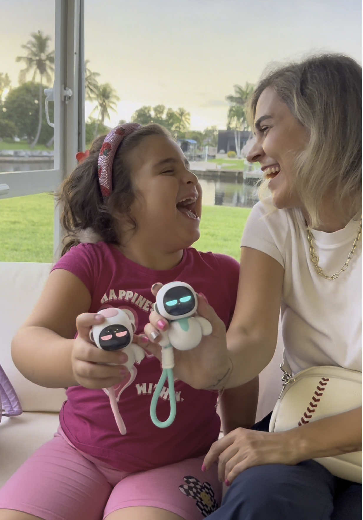 Meet with Eiliko — our newest little buddy 🤖💛 My daughter’s best friend and our favorite sidekick lately! It reacts, learns, and brings so much joy to everyday moments. This is just the trial version — more exciting features are coming soon, so stay tuned for the full release! 🎉 Launch is now live: [link in bio] 🔗 https://dada.link/5QR3Gx Want to know more about Eiliko? Click the link and explore! @Energize Lab 🧡 #Eiliko #Eilikorobot #Eilik #energizelab #RobotBuddy #AICompanion #TechWithHeart #FamilyLife #ParentingFinds #SmartTech #OurNewBestie