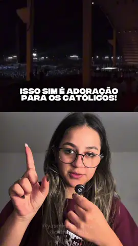 Um milhão de jovens Católicos, no Jubileu da Juventude em Roma, adorando Jesus no Santissimo Sacramento em silêncio. Isso sim é adoração para um Católico!    