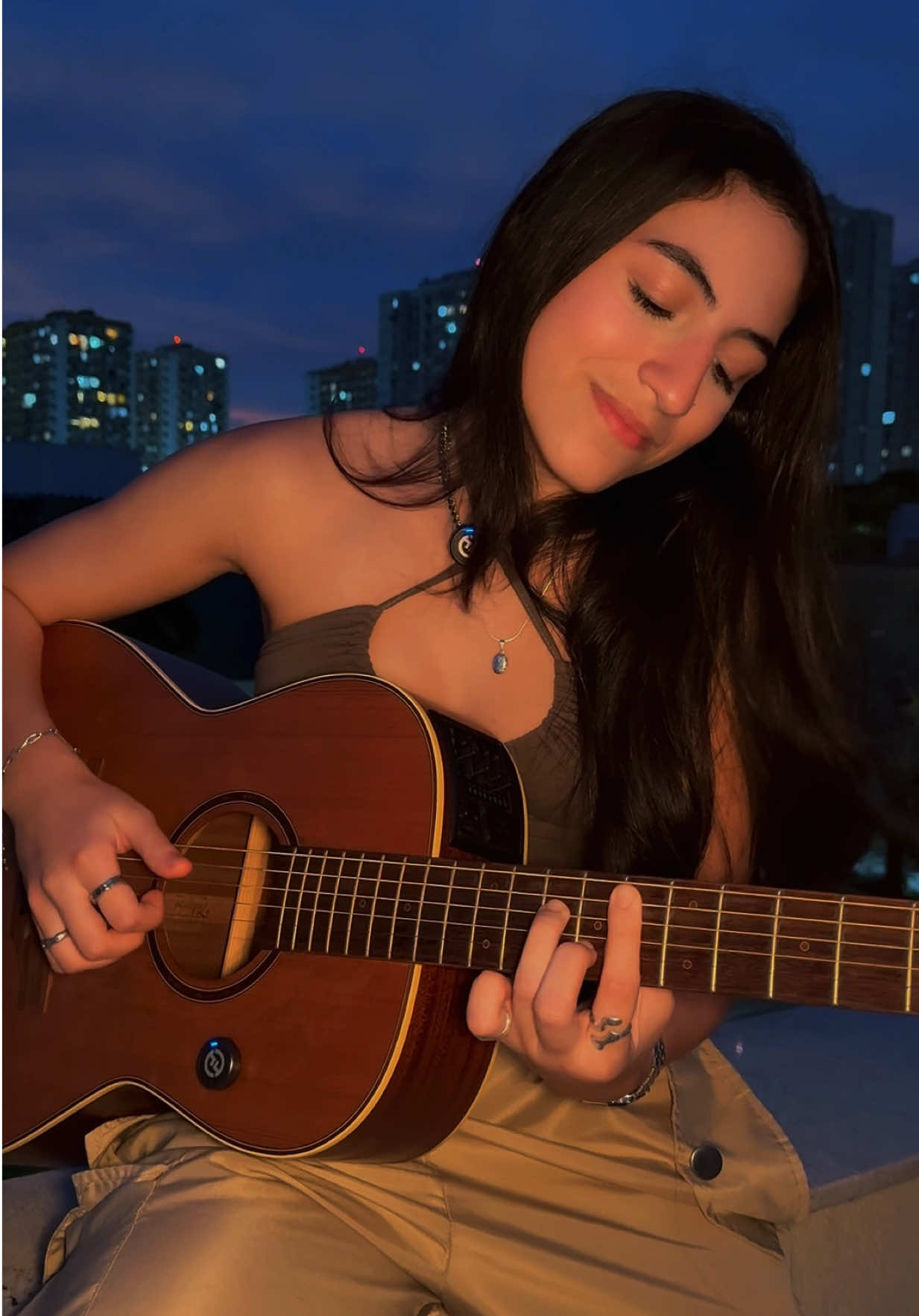 Amor, não é pedindo pra você ficar Mas, se quiser, eu nem vou reclamar.. #cantora #viral #cover #lourena #musica #vozeviolão 