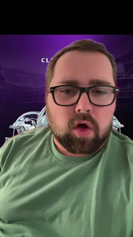 Small change to K-State’s helmet for the season opener in Ireland. What do we think? #greenscreen #fyp #CollegeFootball #cfb #kstate #emaw #football #aerlingus #aerlinguscollegefootballclassic #uniforms #helmets #big12 #ncaafb #ireland 