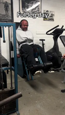 Full leg day dm for coaching @STRONGHOLD IRONWEAR for hardcore bodybuilding apparel don’t miss out on our first drop, follow to stay updated! #bodybuilding #gym #bodybuildingcoach 