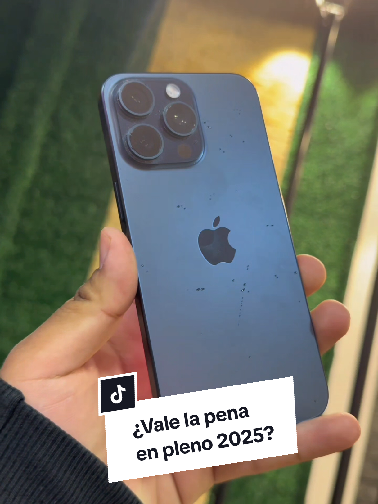 iPhone 15 pro max, ¿vale la pena en pleno 2025? Aquí te lo muestro. #celulares #smartphones #android #tecnologia #review #unboxing #samsunggalaxy #samsung #galaxy #galaxys25ultra #novedades #apple #applelover #iphone16promax #iphone #iphonetricks #trucosconiphone