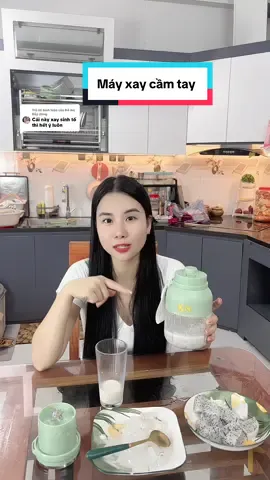 Trả lời @Đồ mẹ Bắp dùng máy xay sinh tố cầm tay ko cần cắm điện rất tiện luôn #mayxay #mayxaycamtay #khainguyen 