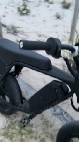 Surron throttle 🥺#ouxi #ouxiv8 #ouxiv20 #ouxiv8fatbike #ouxih9 #surron #ebike #bike #eride #eridepro #starkiller #starkvarg #varg #stark #fyp #fyppppppppppppppppppppppp #foryoupage 