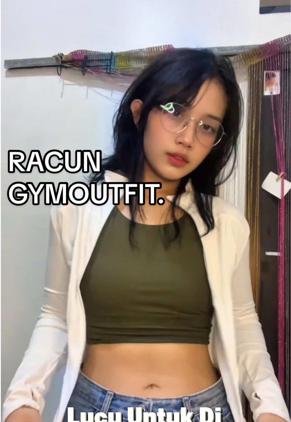 Tipikal Sportbra yang agak panjang jadi buat inner bagus polll dan ada brapadnya jadi aman banget 😆 dan tetep meluk badan banget @cosicozy.id  #sportbra #sportbragym #atasanwanita #gymoutfit #GymTok 