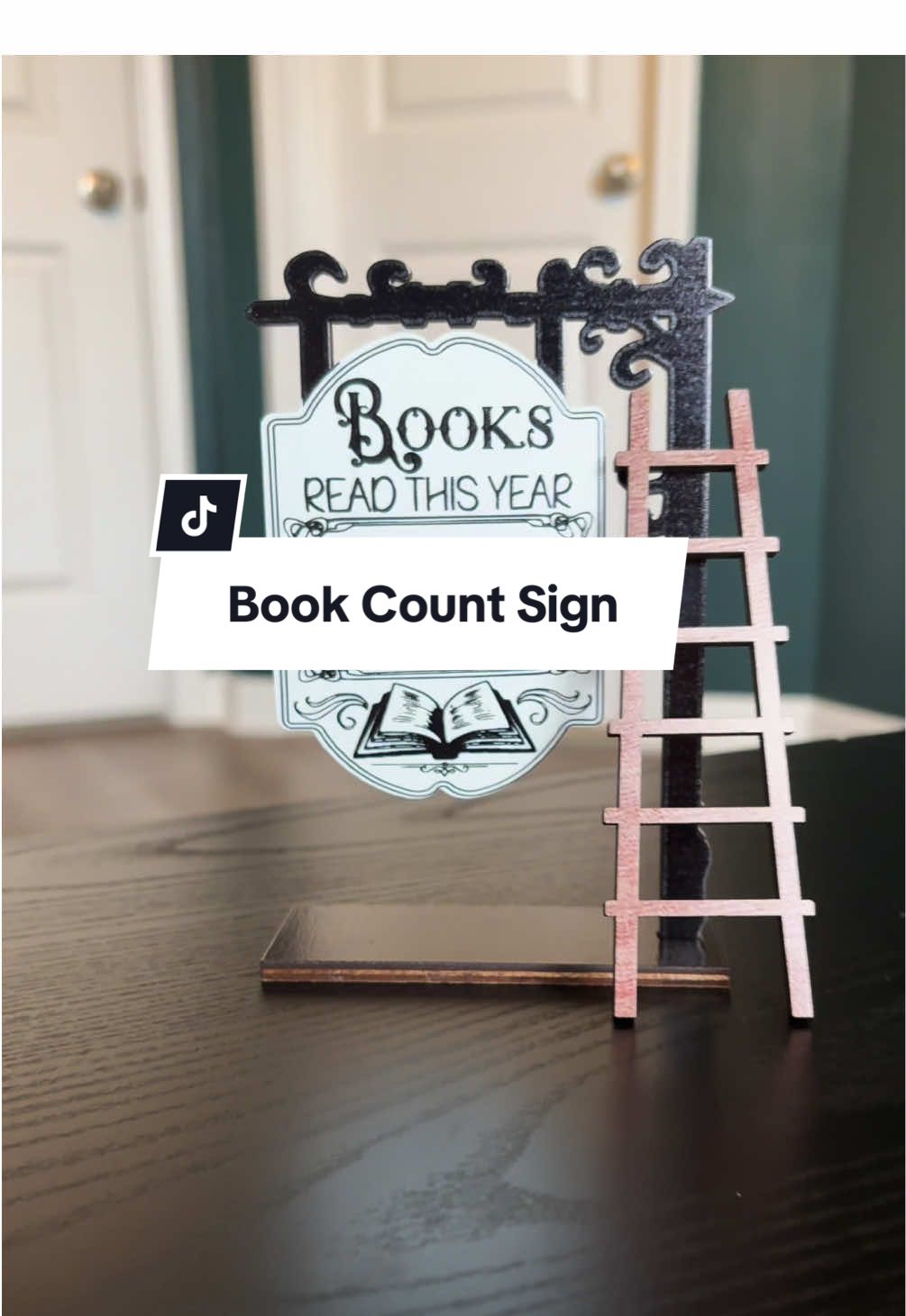 I’ve been on the hunt for simple, moody, bookish decor and this one made me smile immediately 😍 Sometimes it’s the little things that make your space feel like yours ♥️📚 #BookTok #nookdenvibes #bookishdecor #readingcorner #moodyaesthetic #romanticizeyourlife #cozyvibes #bookloverfinds #tiktokshopfinds #BookRecommendations #writer #writertok #writersoftiktok 