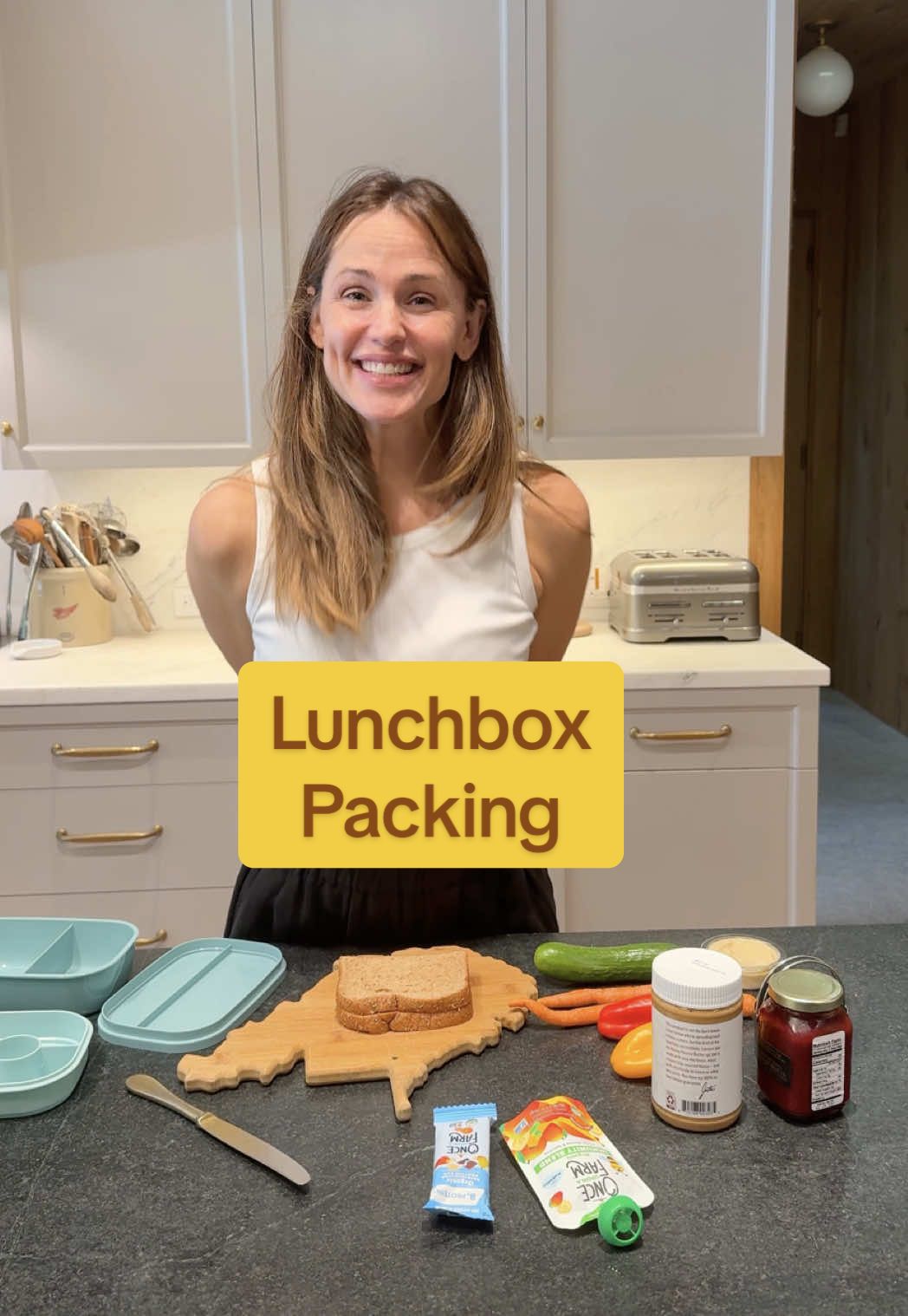 Lunchbox handled. 🥪🥭🍌🥕🫑🍪