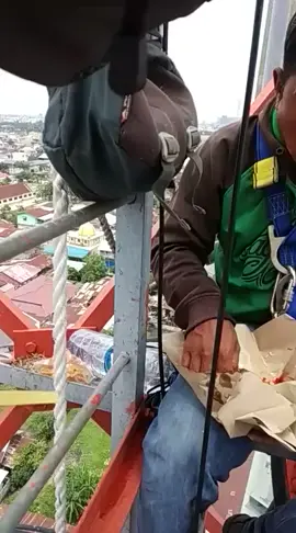 utamakan kesehatan,apapun kerjamu dan di mana pun posisi kerjaan mu jgan lupakan makan#tetapsemangat #pejuangrupiah #padahariini 