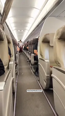 Pramugari cantik sedang cek kondisi kabin penumpang!! #pramugaricantik #batikair #lionairgroup 