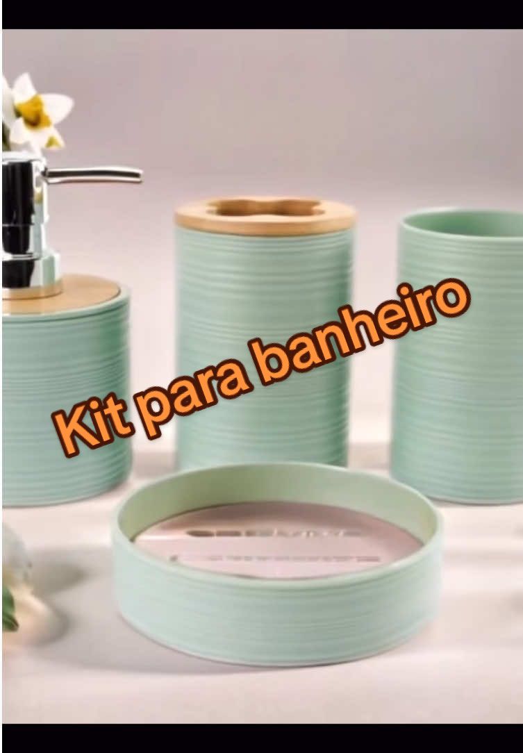 Kit perfeito para você dar um UP no seu banheiro. Conpodto por: Porta escova, porta algodão, porta sabão líquido e saboneteira. Material de excelente qualidade e tudo por menos de R$ 45,00 Link nos Comentários. #kitbanheiro #portasaboneteliquido #saboneteira 
